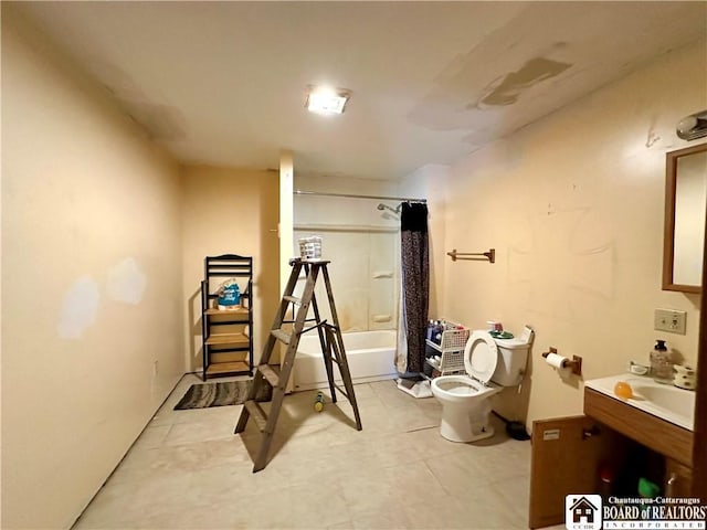 exercise room featuring a sink
