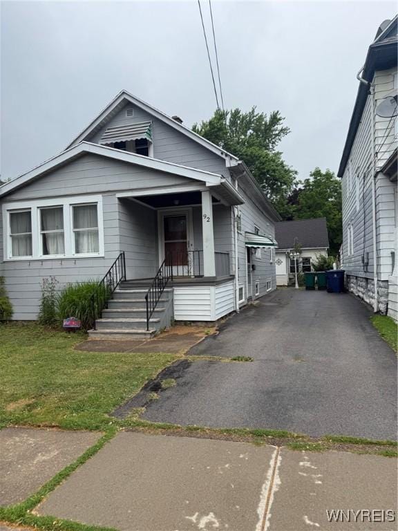 92 Carlyle Ave, Buffalo, NY 14220 - view of front facade