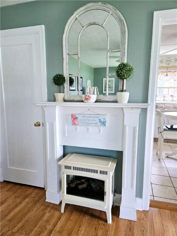 interior details with wood finished floors
