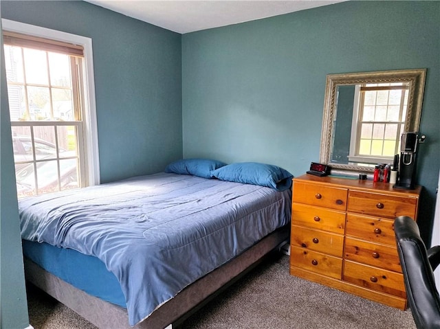 bedroom with carpet flooring