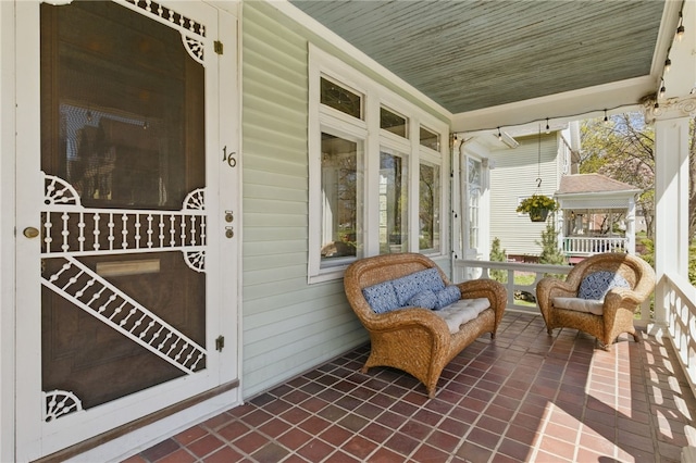 sunroom / solarium with a healthy amount of sunlight