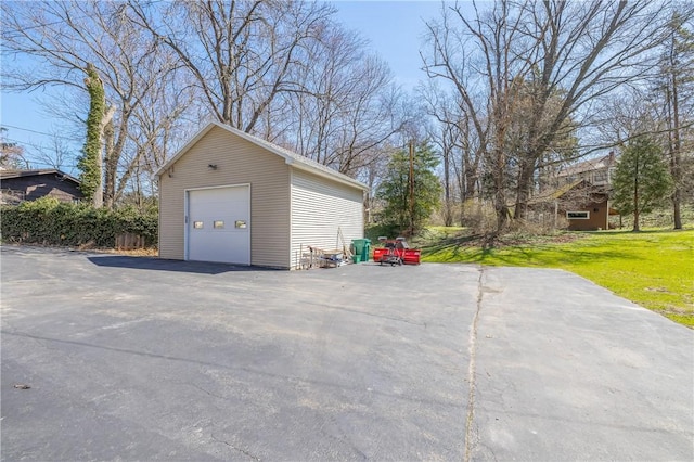 view of detached garage
