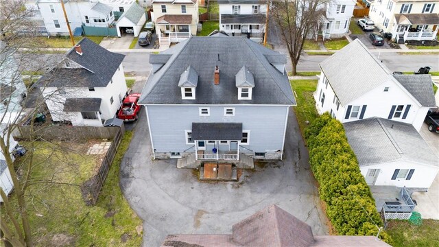 birds eye view of property featuring a residential view