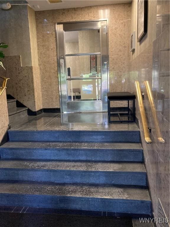 731 W Fry Unit 7G, Buffalo, NY 14222 - view of stairs