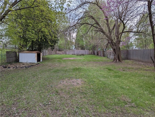 134 Malden Rd, Salina, NY 13211 - view of yard with a storage shed, an outdoor structure, and a fenced backyard