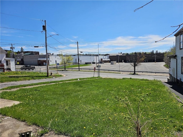 view of yard with a residential view