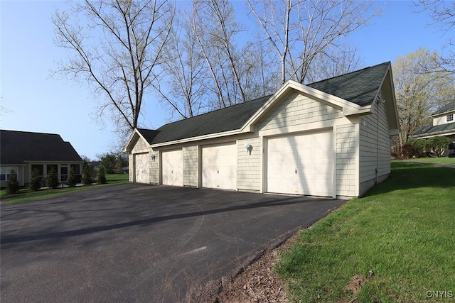view of detached garage