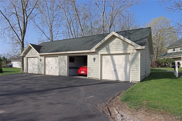 view of detached garage