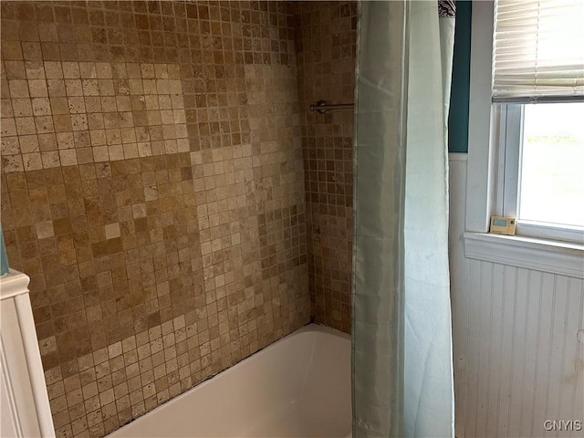 full bath with shower / tub combo