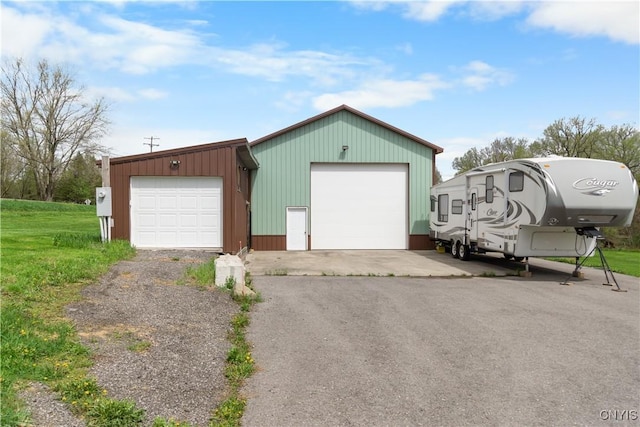 view of detached garage