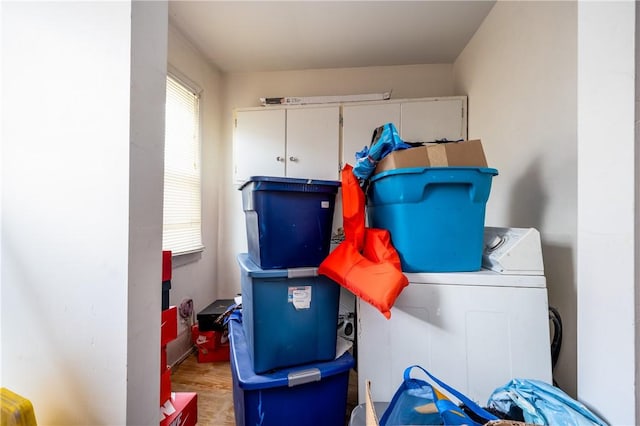 storage featuring washer / dryer
