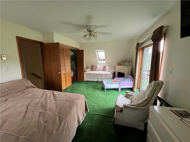 bedroom featuring carpet floors, a ceiling fan, and a closet