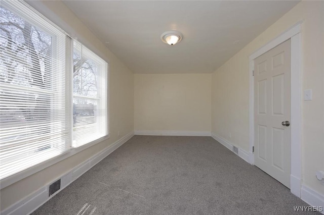 1126 La Salle Ave, Niagara Falls, NY 14301 - carpeted empty room with baseboards and visible vents