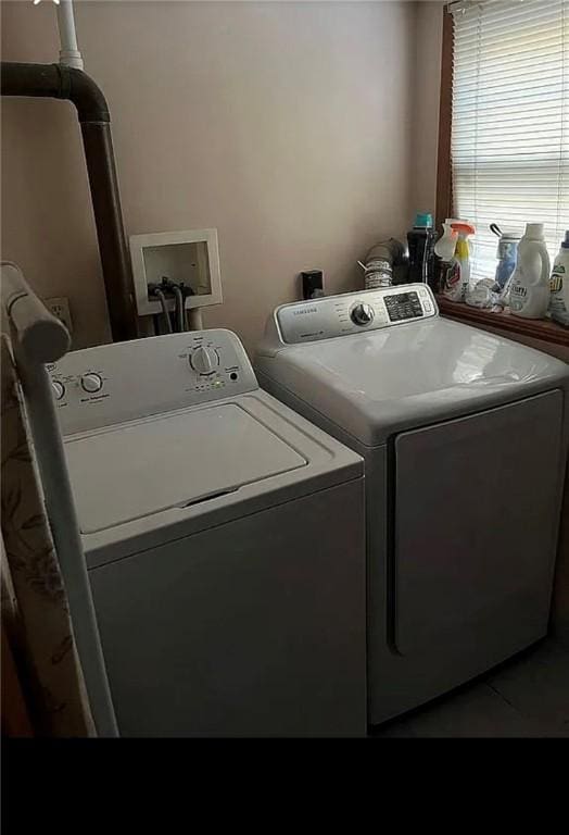 2 Park Pl, Delhi, NY 13753 - laundry room featuring laundry area and washing machine and dryer