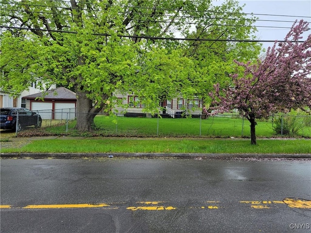 201 E Kennedy St, Syracuse, NY 13205 - obstructed view of property with fence private yard and a front yard