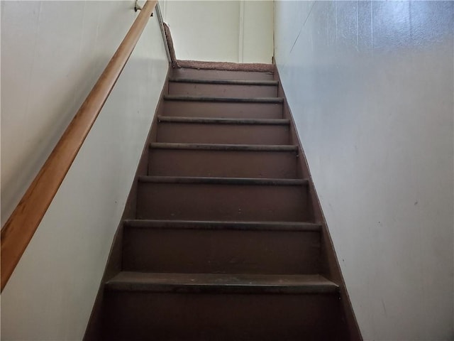 212 Mechanic St, Elmira City, NY 14904 - view of staircase