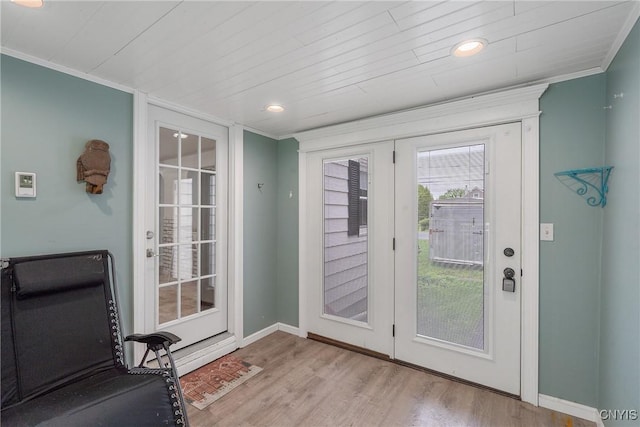 504 Beverly Dr, Camillus, NY 13219 - doorway with recessed lighting, baseboards, ornamental molding, and light wood finished floors