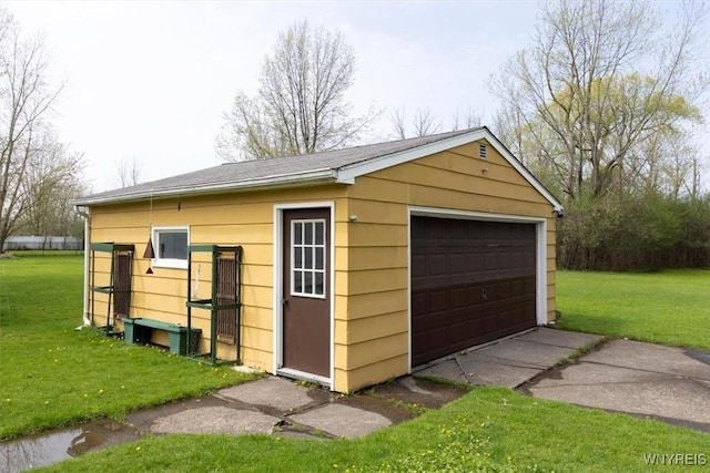 view of detached garage