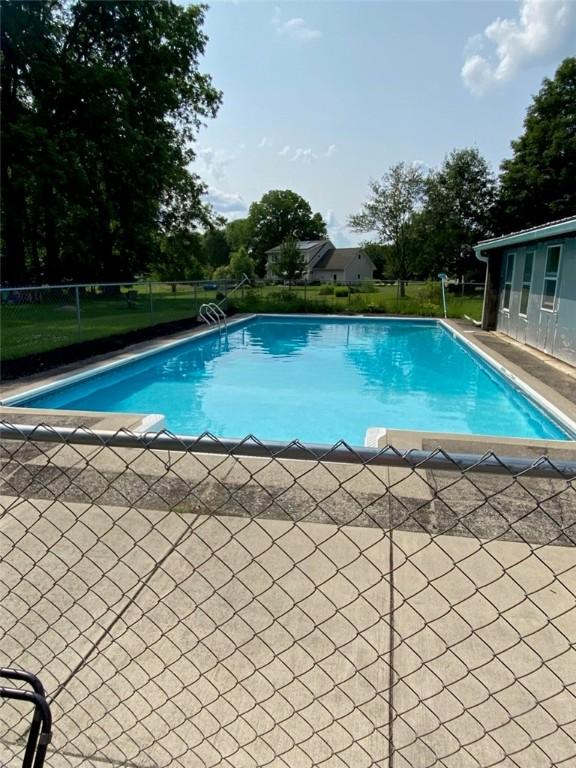 105 Wadsworth Ave, Avon, NY 14414 - photo 8