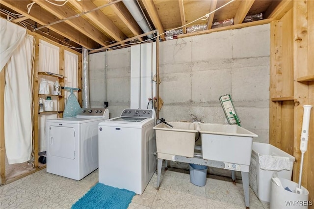 66 Stonecroft Ln, Amherst, NY 14226 - laundry room with washer and dryer