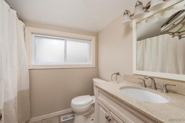 full bathroom featuring toilet, a shower with shower curtain, tile patterned floors, visible vents, and vanity
