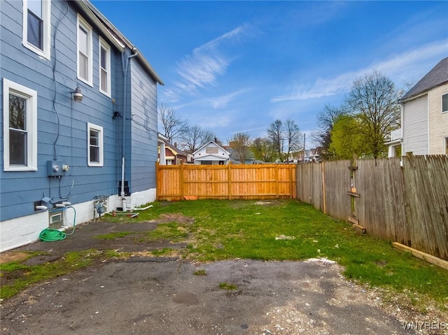 view of yard featuring a fenced backyard