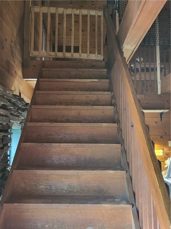 607 Kilkenny Rd, Unadilla, NY 13849 - view of stairway