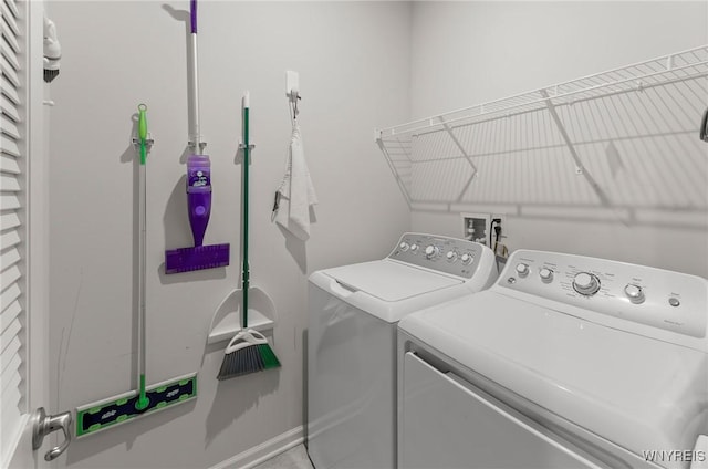 177 Sandstone Cir, Grand Island, NY 14072 - laundry area featuring laundry area, baseboards, and separate washer and dryer