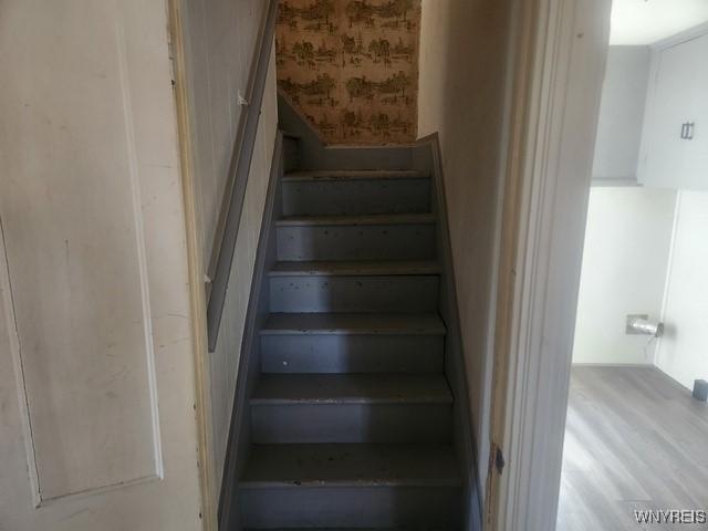 106 Saxton St, Lockport City, NY 14094 - view of stairway