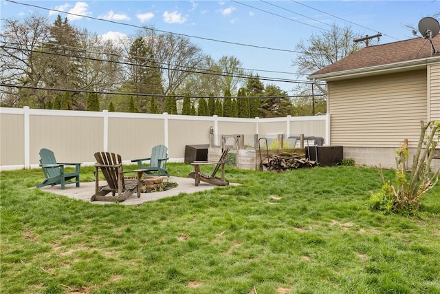 view of yard featuring a patio