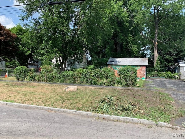 1270 W Belden Ave, Syracuse, NY 13204 - view of grassy yard