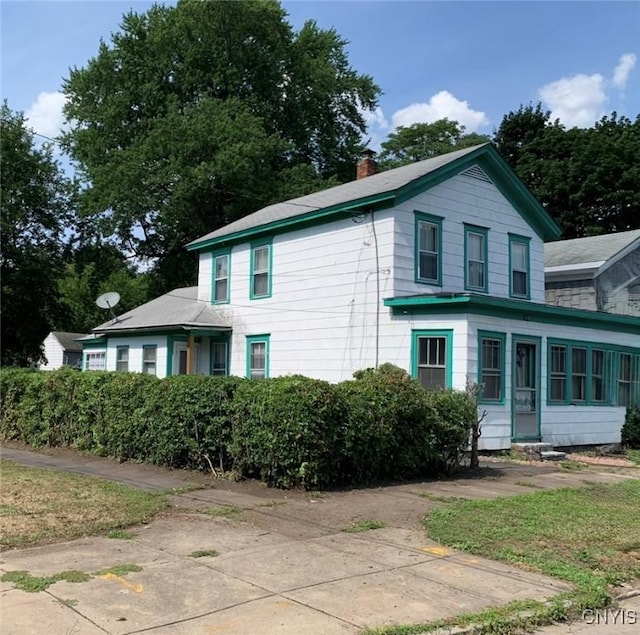 1270 W Belden Ave, Syracuse, NY 13204 - traditional home with a chimney
