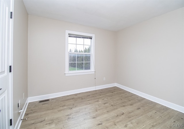100 Brandywine Dr, Manlius, NY 13104 - empty room featuring light wood finished floors and baseboards