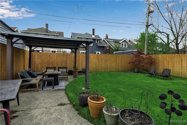 view of yard featuring a patio