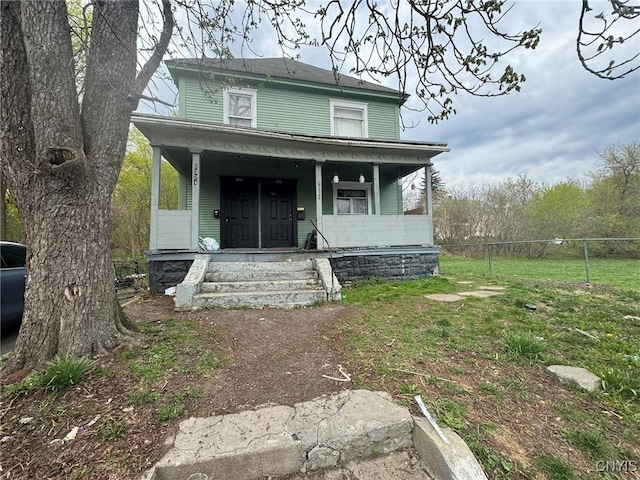 1322 S Ave Unit 24, Syracuse, NY 13207 - traditional style home with a porch and fence