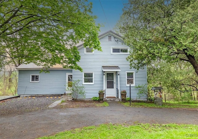 view of front of property