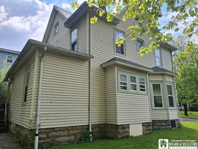 11 Prather Ave, Jamestown, NY 14701 - view of side of home