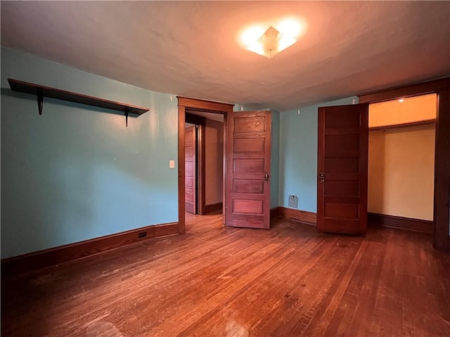 324 W Ave, Elmira-City, NY 14904 - unfurnished bedroom featuring wood finished floors and baseboards