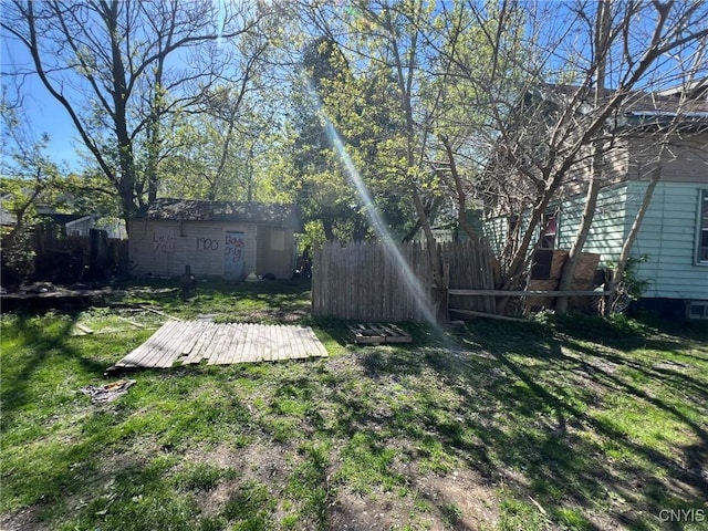 413 Fitch St, Syracuse, NY 13204 - view of yard featuring an outbuilding