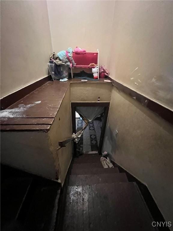 413 Fitch St, Syracuse, NY 13204 - view of stairs