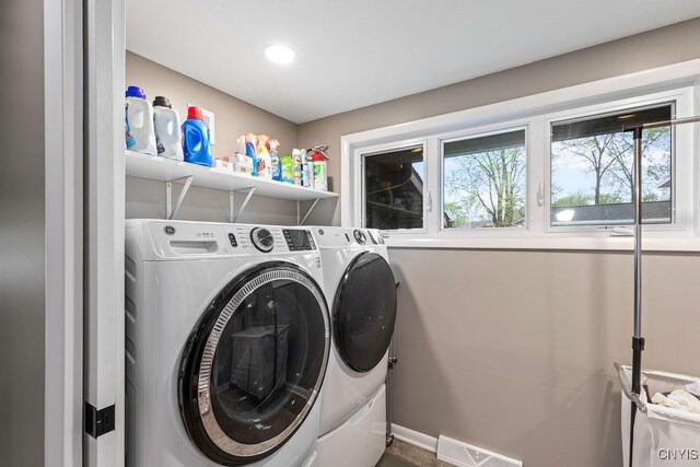 117 Shoreview Dr, Clay, NY 13090 - laundry room featuring washing machine and clothes dryer and recessed lighting