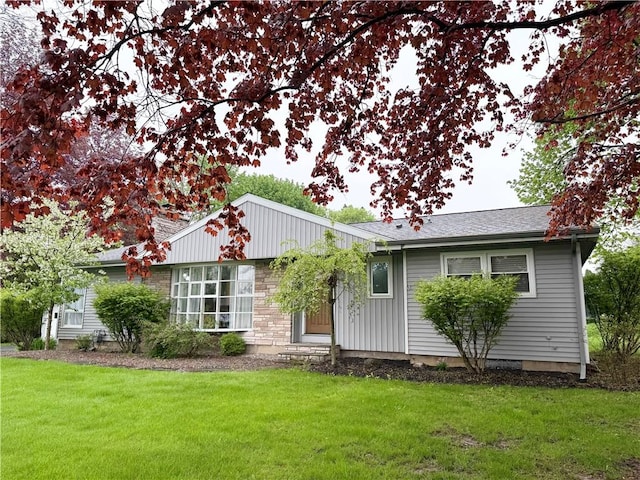 5 Walnut Street Ext, Sennett, NY 13021 - ranch-style home featuring a front lawn and entry steps