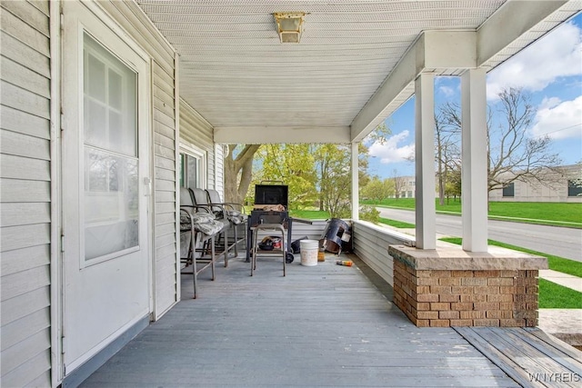 view of patio with covered porch