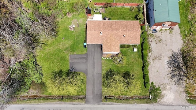 aerial view of property and surrounding area