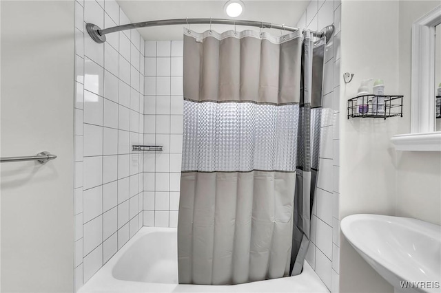 61 Norwalk Ave, Buffalo, NY 14216 - full bath featuring shower / tub combo and a sink