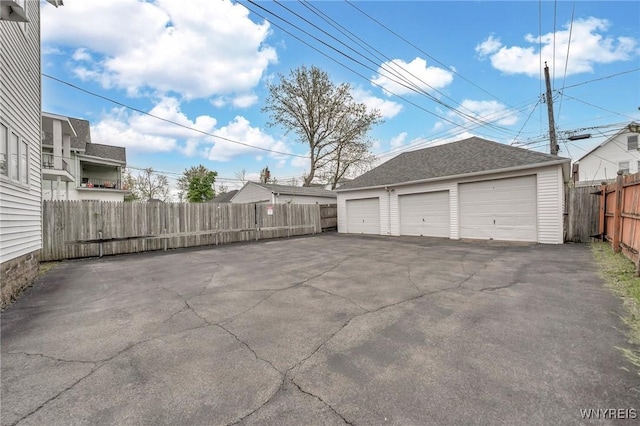 61 Norwalk Ave, Buffalo, NY 14216 - detached garage with fence