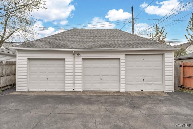 61 Norwalk Ave, Buffalo, NY 14216 - detached garage featuring fence