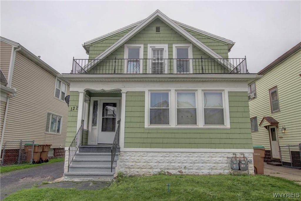 122 Preston Rd, Cheektowaga, NY 14215 - view of front of property featuring a balcony and entry steps