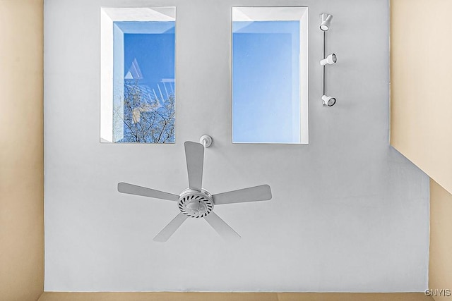 7629 Creek Farm Ln, Trenton, NY 13354 - detailed view of a ceiling fan