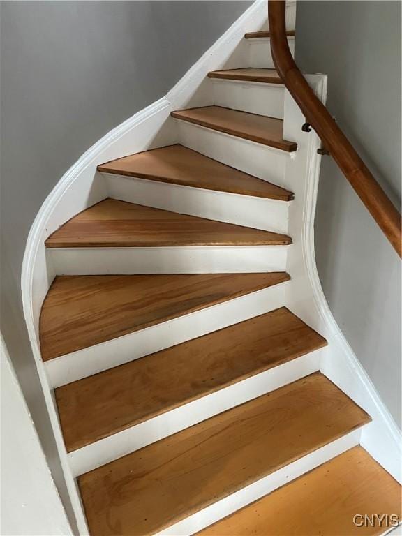 10 Sage Ct, Utica, NY 13502 - view of staircase